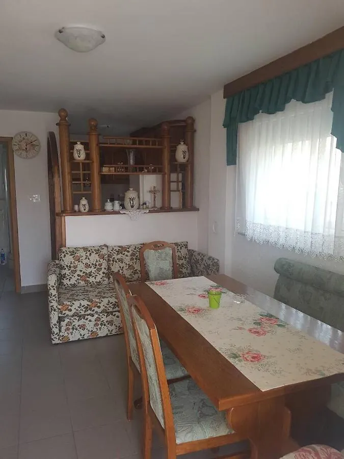 Apartment Petrcane Centar