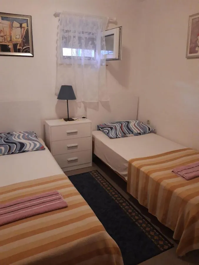 Apartment Petrcane Centar