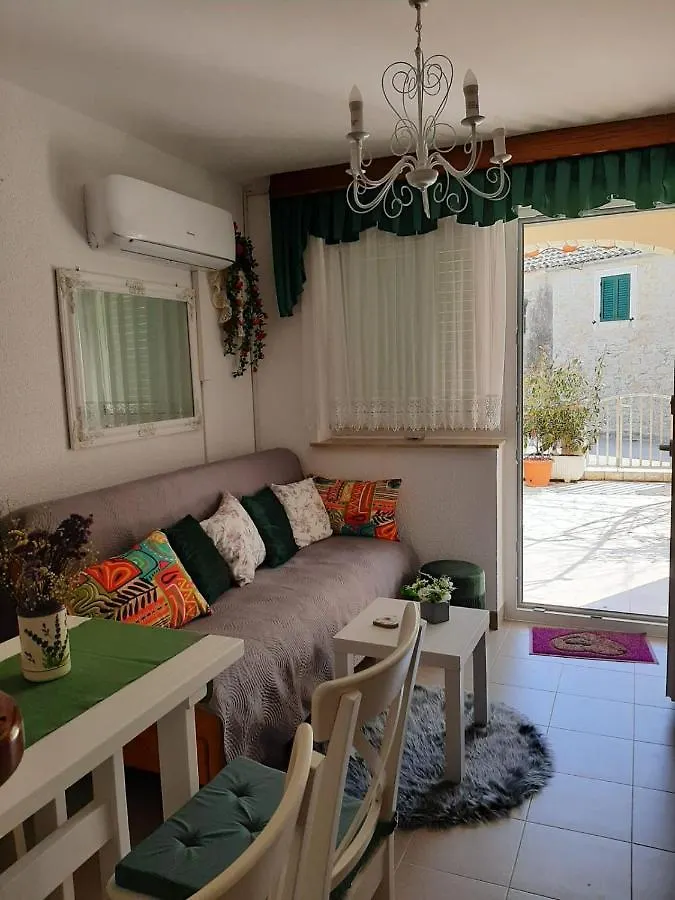 Apartment Petrcane Centar