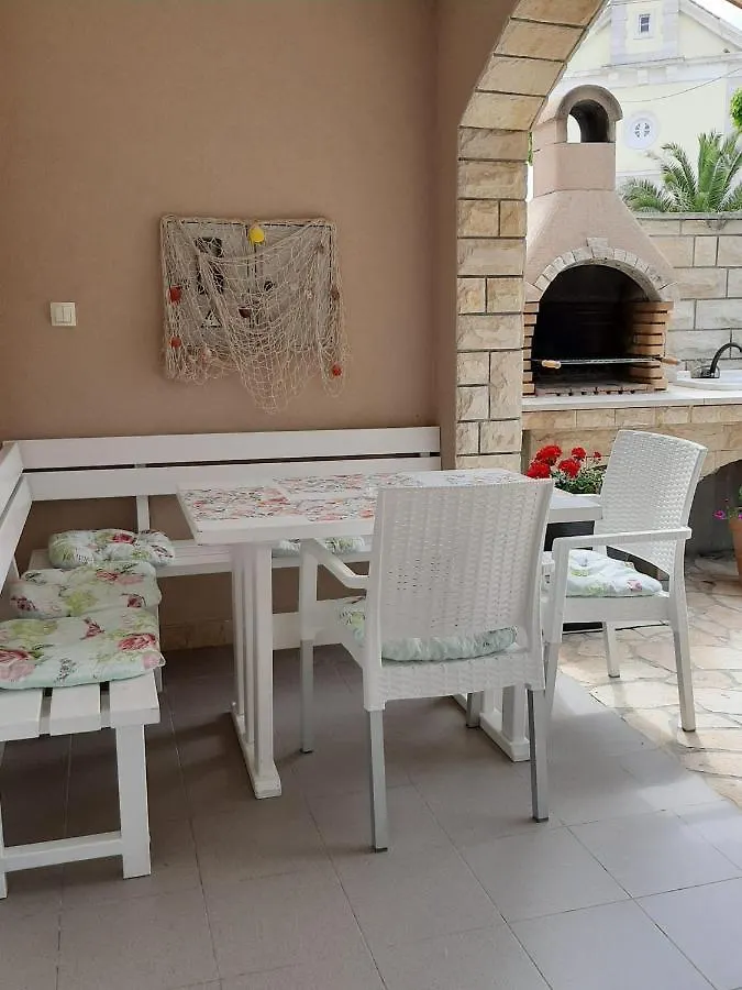 Apartment Petrcane Centar